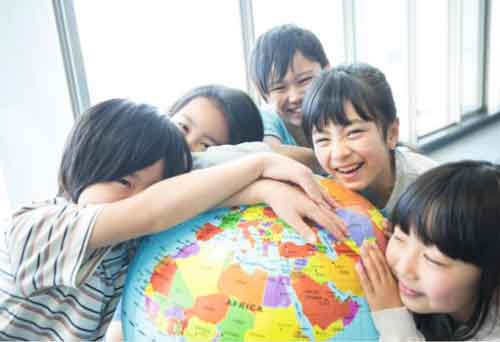 世界の人々と話せる英会話を学べるリニーズ学習学童